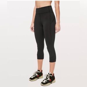 Lululemon Athletica Black/Green High-Rise Cropped Leggings (Size: 8)